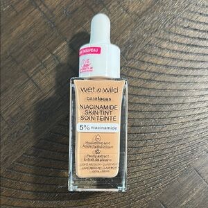 Wet n Wild barefocus Foundation Smooth Finish Light Medium Niacinamide Skin Tint